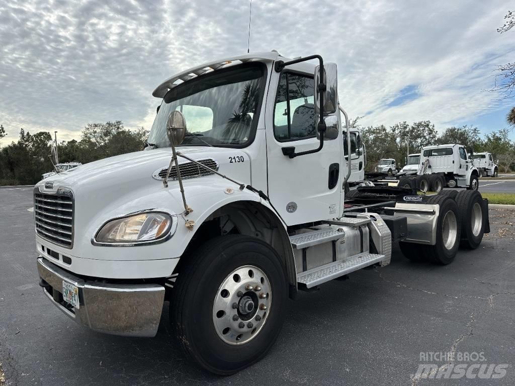 Freightliner M2 Вантажівки для доставки напоїв