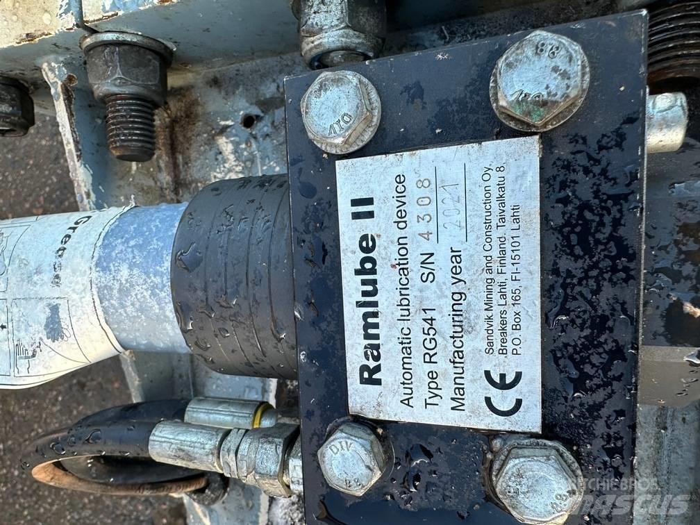 Rammer 1533 Плуги
