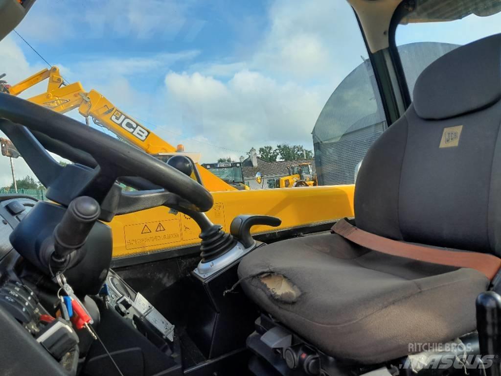 JCB 560-80 Телескопічні навантажувачі
