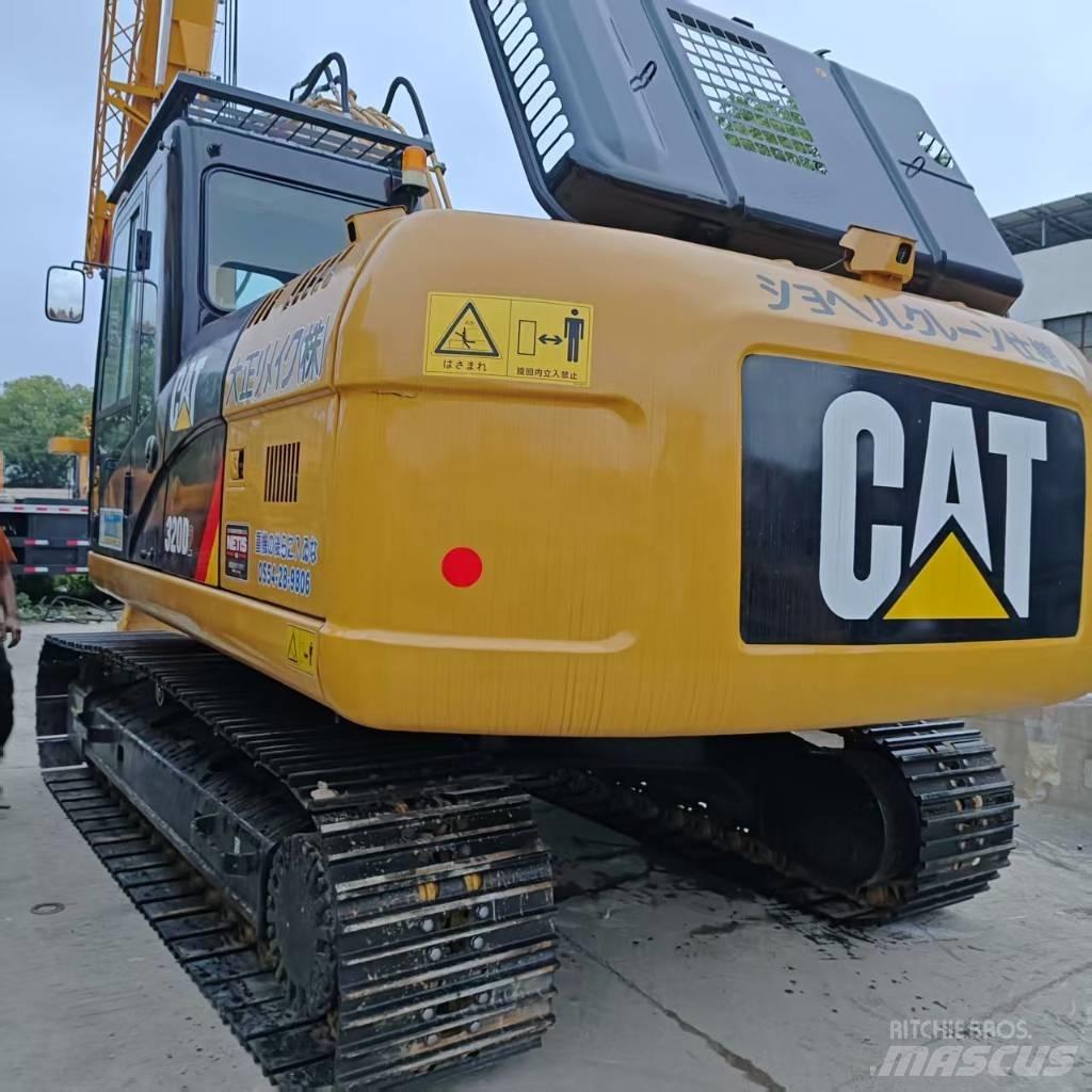 CAT 320 Гусеничні екскаватори