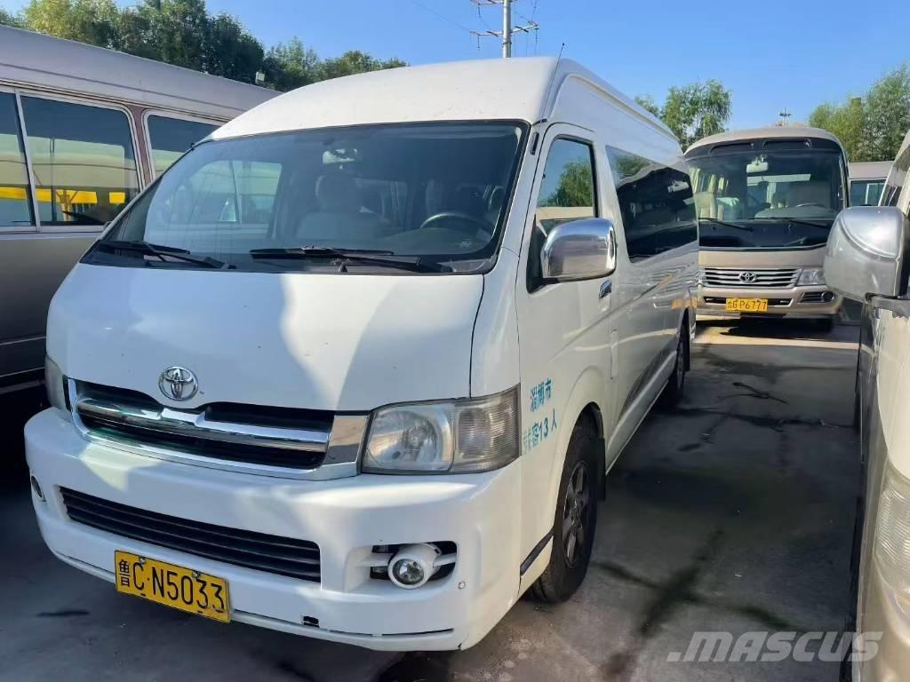 Toyota Hiace Міжміські автобуси