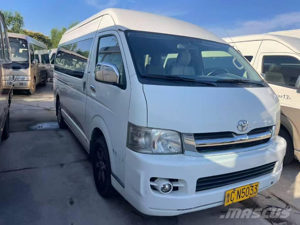 Toyota Hiace Міжміські автобуси