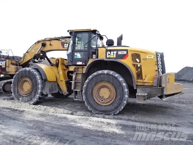 CAT 982 M Фронтальні навантажувачі