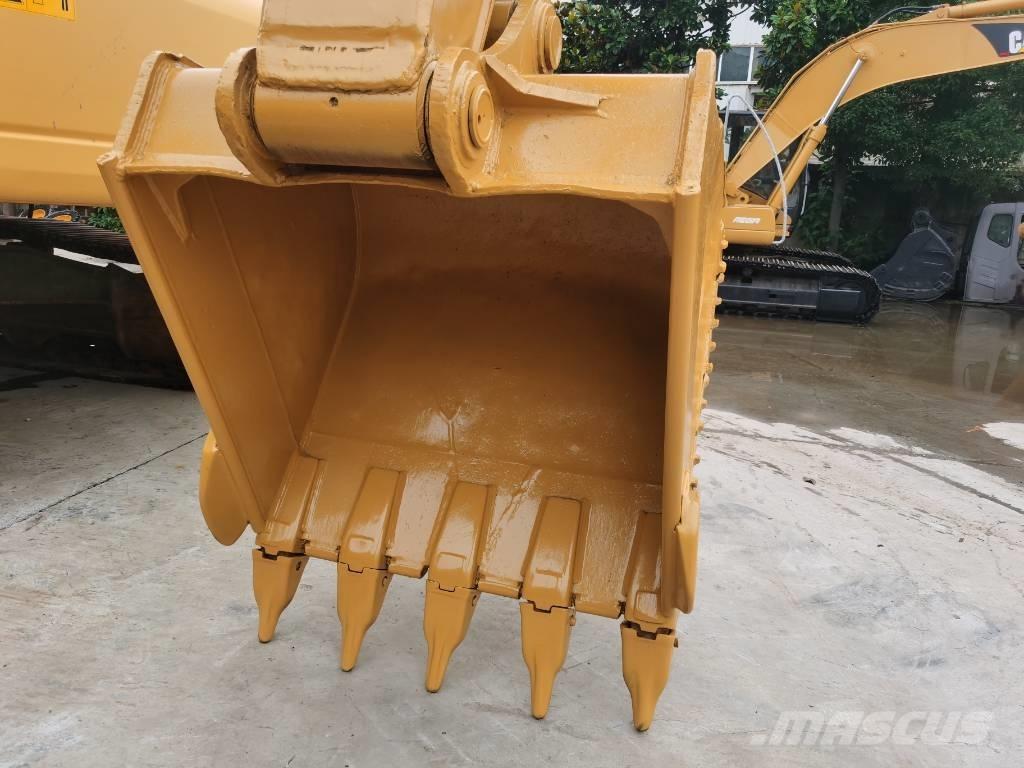 CAT 330 D Гусеничні екскаватори
