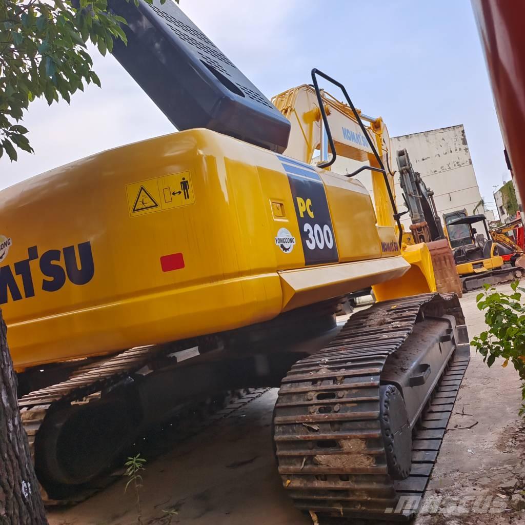 Komatsu PC 300 Гусеничні екскаватори