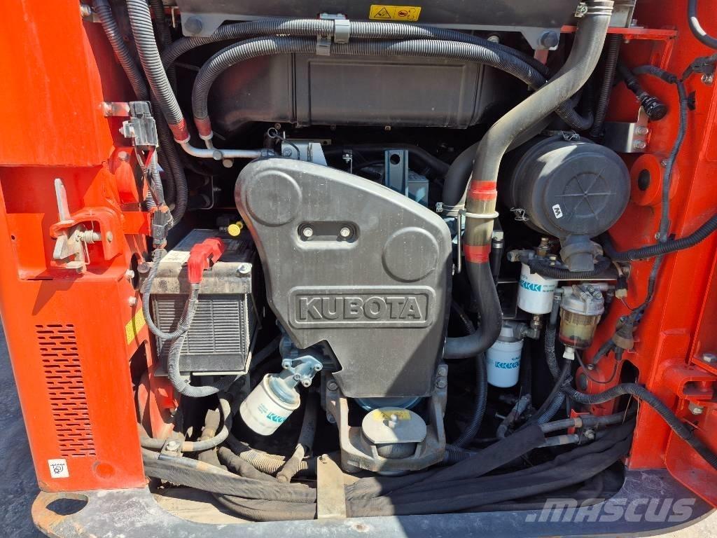 Kubota SSV 65 Міні-навантажувачі