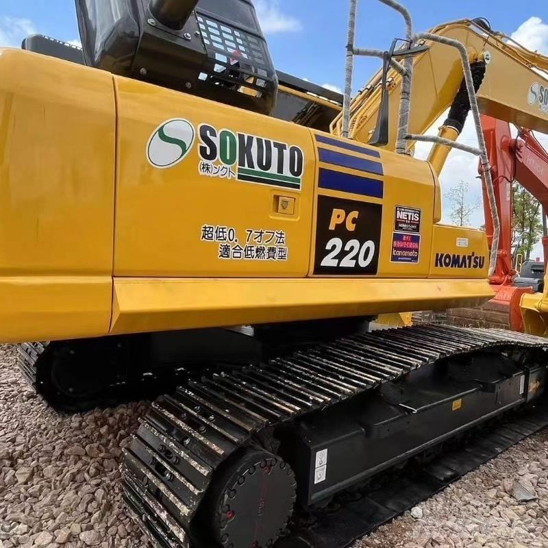 Komatsu PC 220 Гусеничні екскаватори