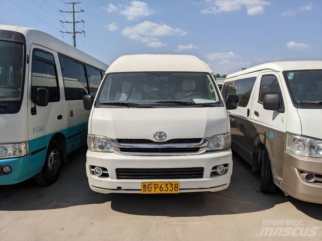 Toyota Hiace Міжміські автобуси