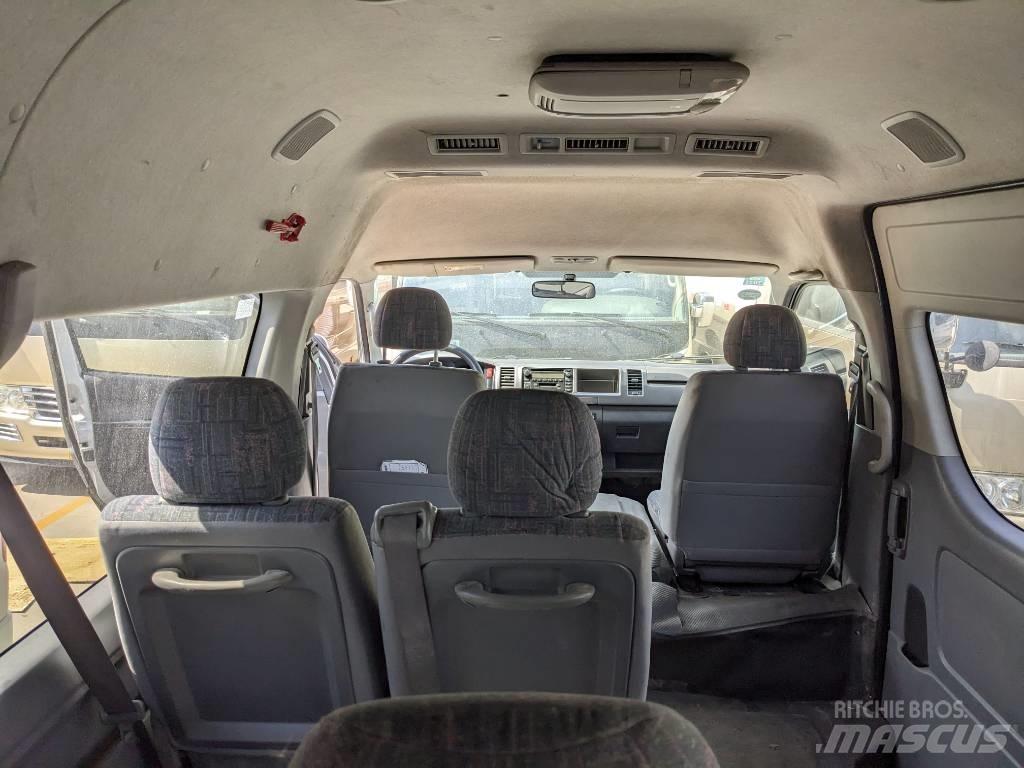 Toyota Hiace Міжміські автобуси