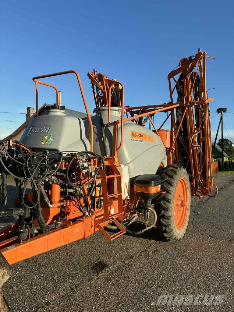 Jacto ADVANCE 3000 Причіпні обприскувачі