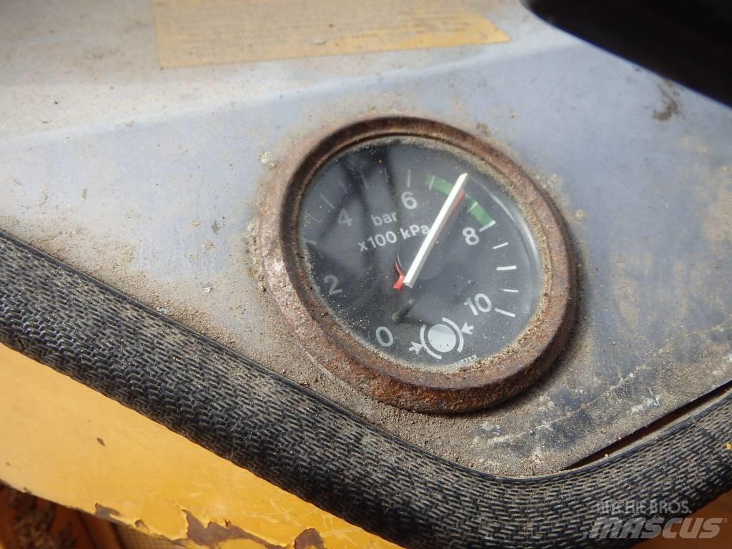 Volvo BM 4300 4x4 Фронтальні навантажувачі
