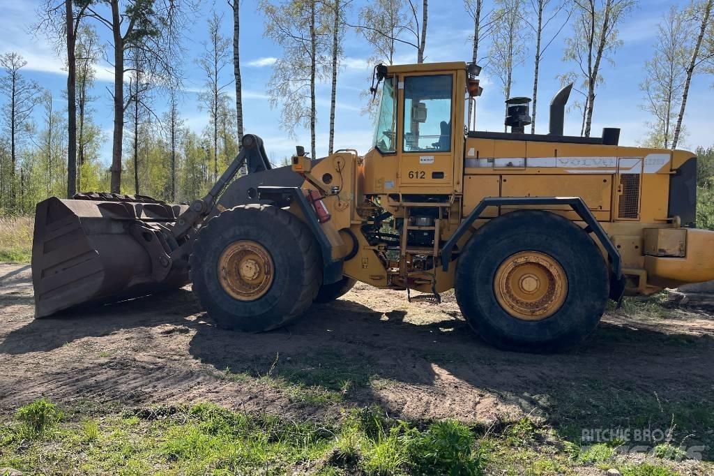 Volvo L 220 Фронтальні навантажувачі