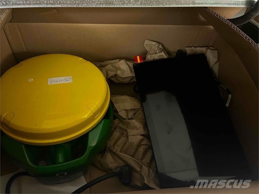 John Deere 6R 250 Трактори