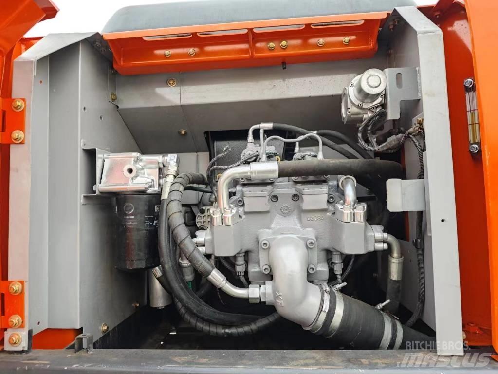 Hitachi ZX 200-6 Гусеничні екскаватори