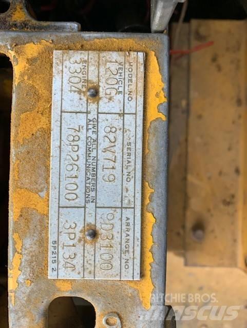 CAT 120G Грейдери