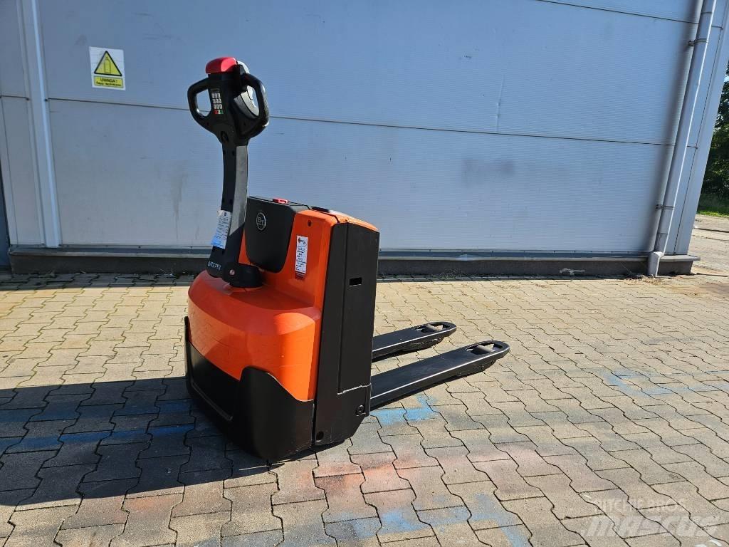BT LWE 140 Штабелери