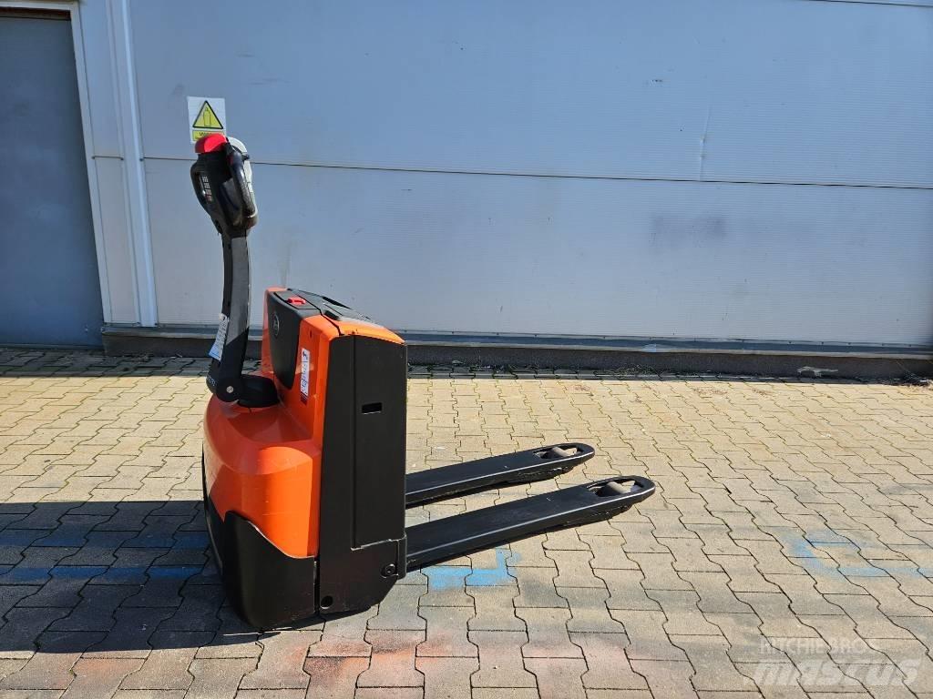 BT LWE 140 Штабелери