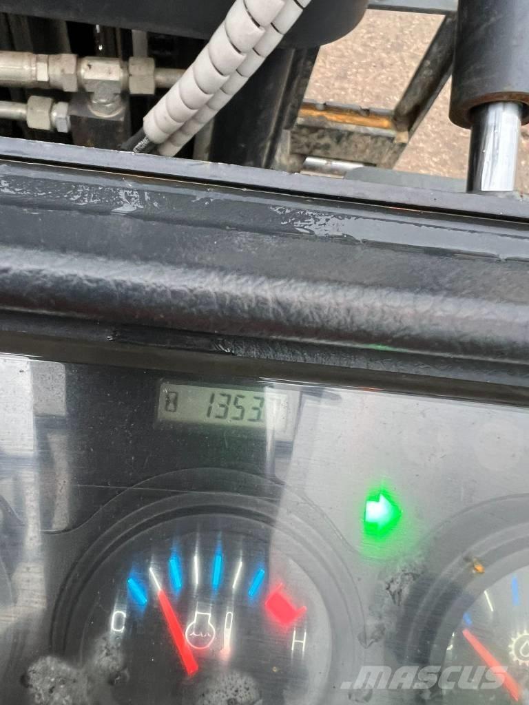 Doosan D 25 GP Дизельні навантажувачі