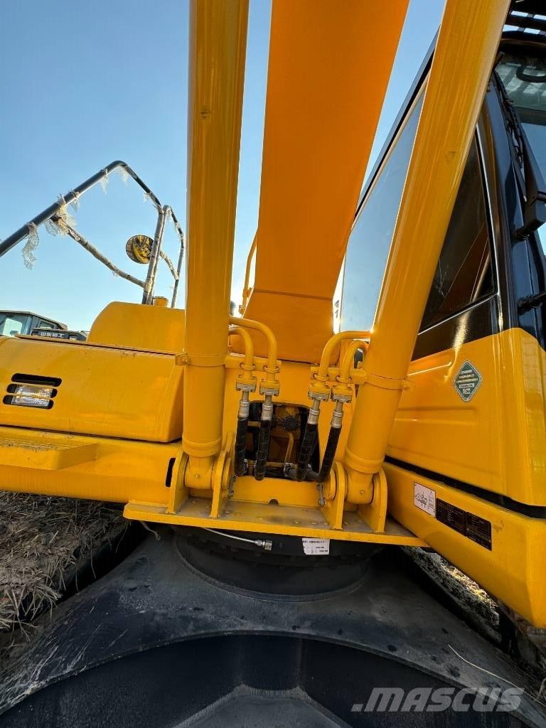 Komatsu PC 210 Гусеничні екскаватори
