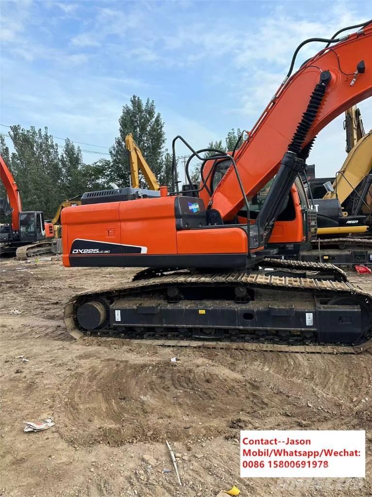 Doosan DX 225 LCA Гусеничні екскаватори