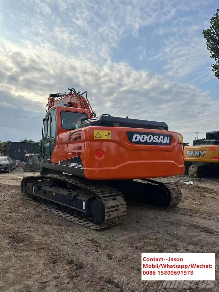 Doosan DX 225 LCA Гусеничні екскаватори