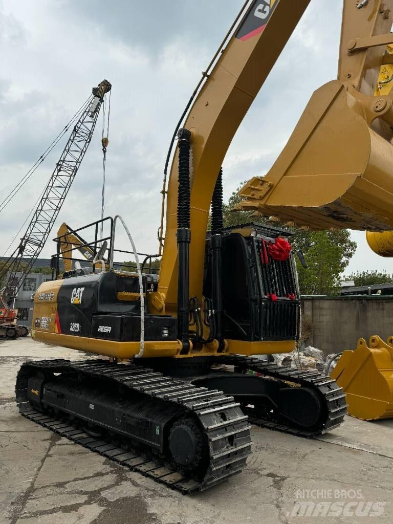 CAT 326D2 Гусеничні екскаватори