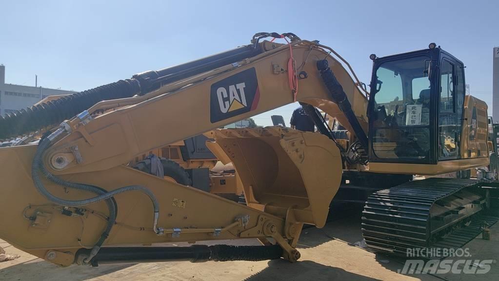 CAT 2018 CAT 320 Колісні екскаватори