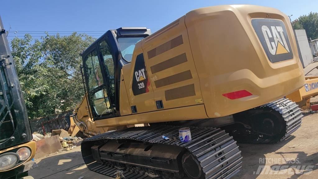 CAT 2018 CAT 320 Колісні екскаватори