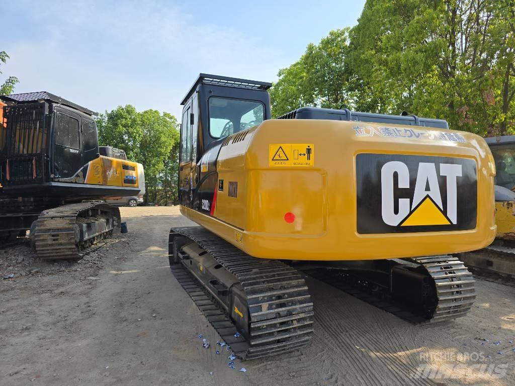 CAT 320D2 Гусеничні екскаватори