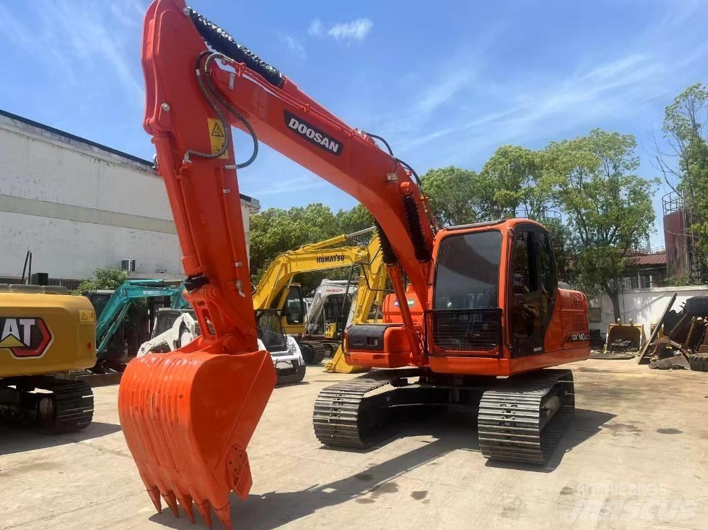 Doosan DX 140 LC Гусеничні екскаватори