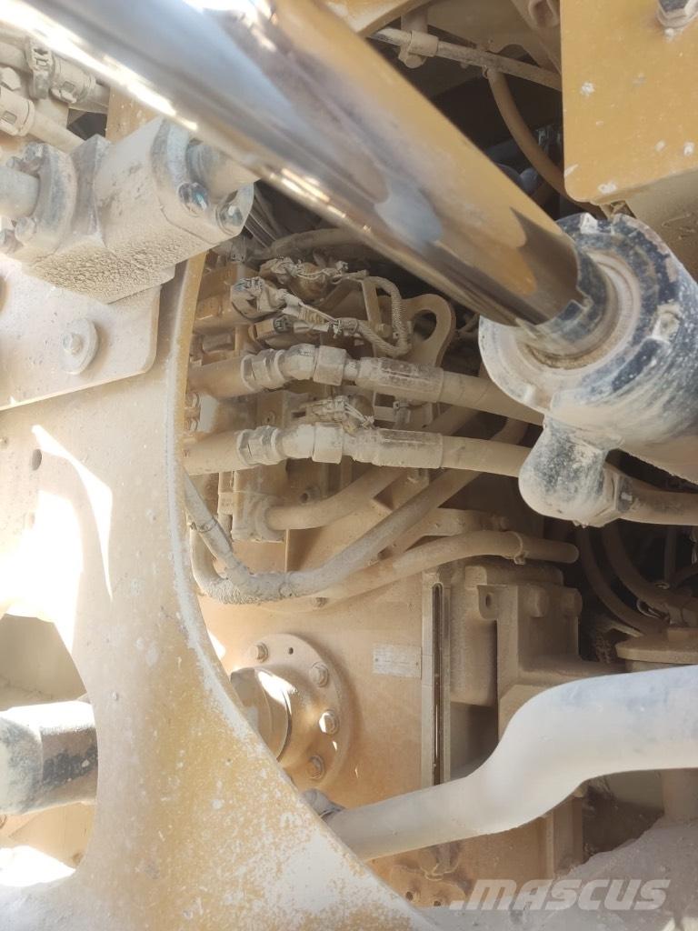 CAT 966 M Фронтальні навантажувачі