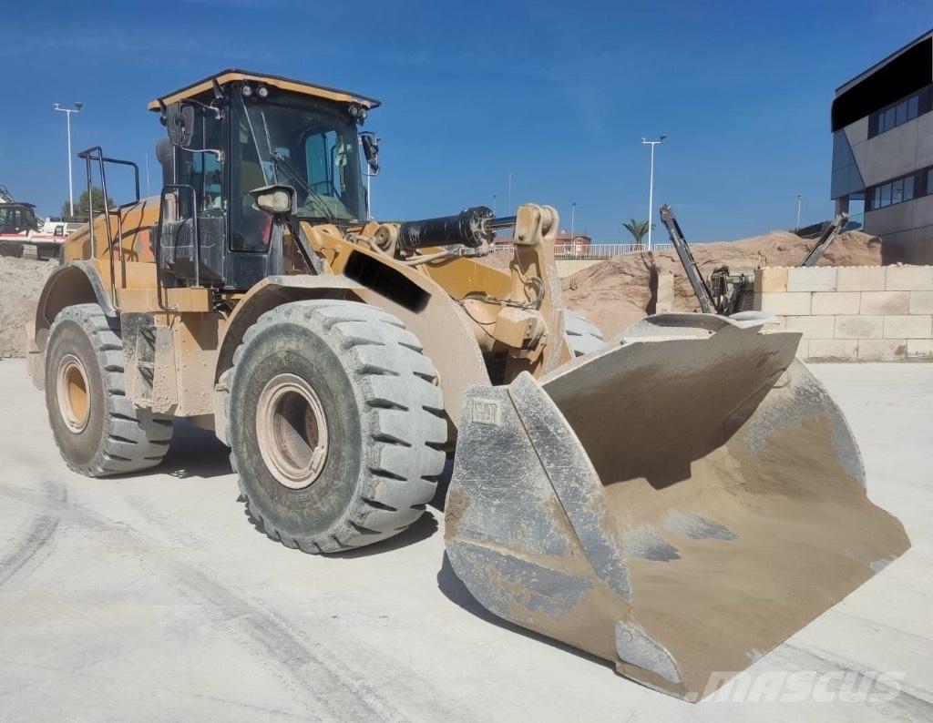 CAT 966 M Фронтальні навантажувачі