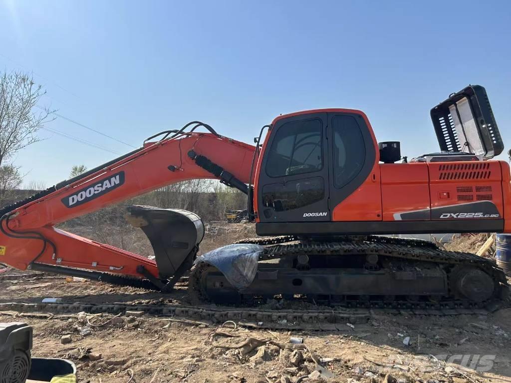 Doosan DX225LC-9C Гусеничні екскаватори
