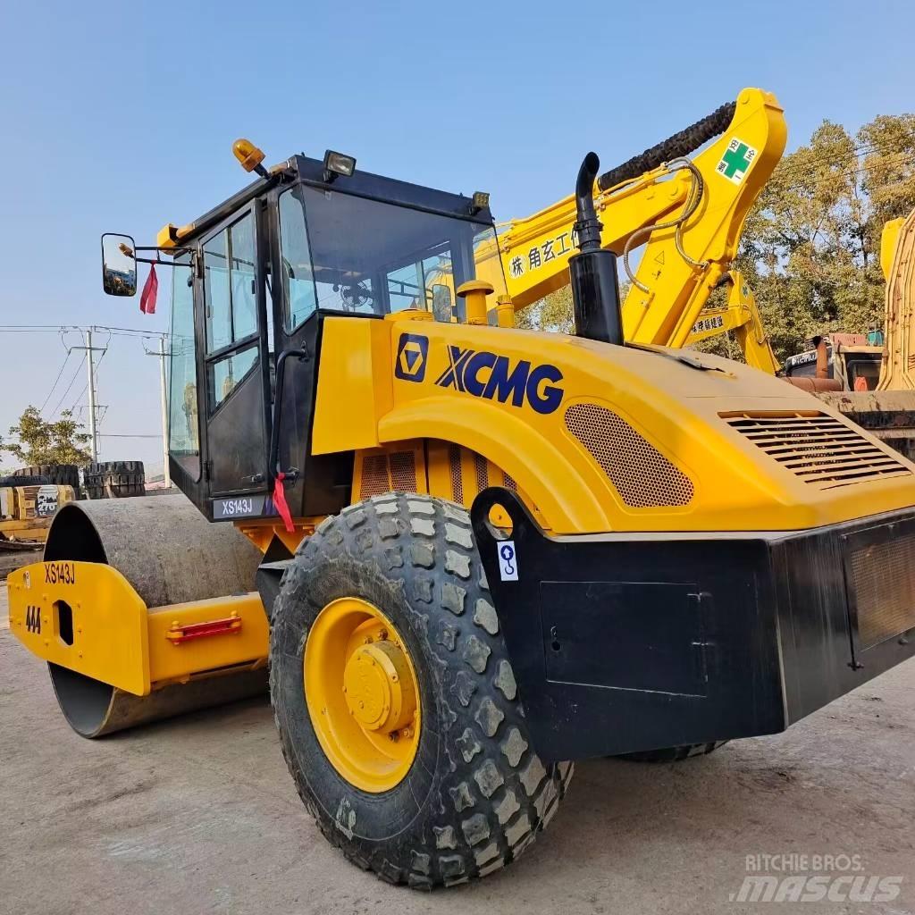 XCMG XS 142 J Грунтові котки