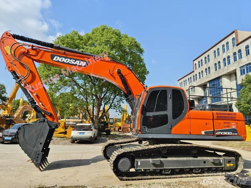 Doosan DX 300 Гусеничні екскаватори