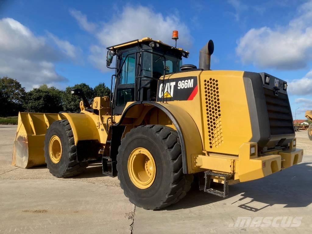 CAT 966 M Фронтальні навантажувачі
