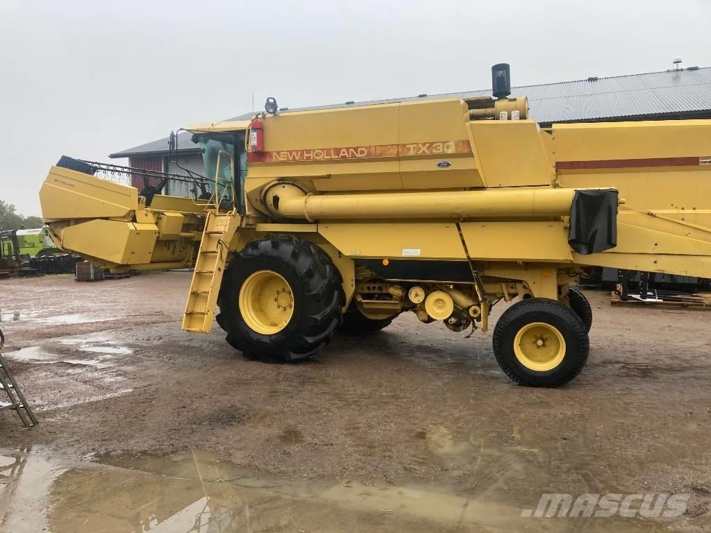 New Holland TX 30 Зернозбиральні комбайни