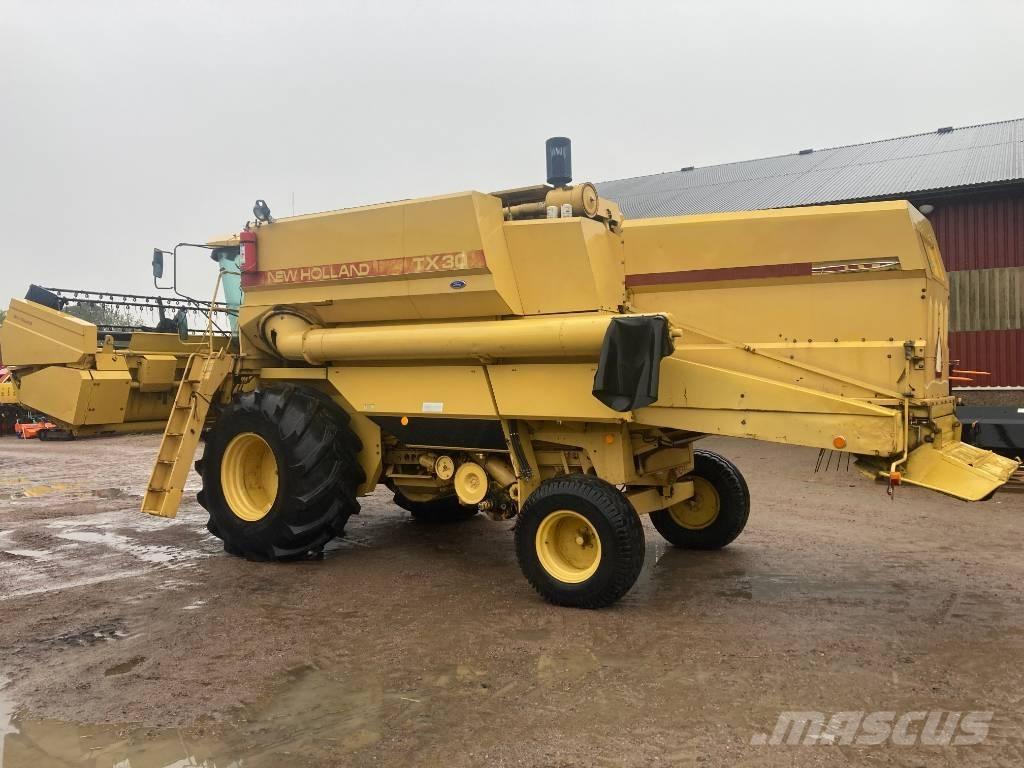 New Holland TX 30 Зернозбиральні комбайни
