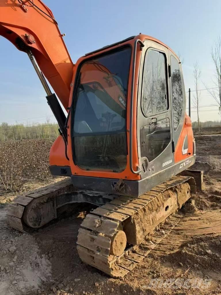 Doosan DX 75-9 C Гусеничні екскаватори