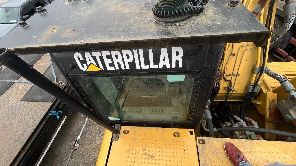 CAT 324 D L Гусеничні екскаватори