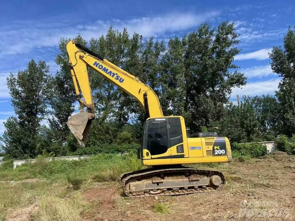 Komatsu PC 200 Гусеничні екскаватори
