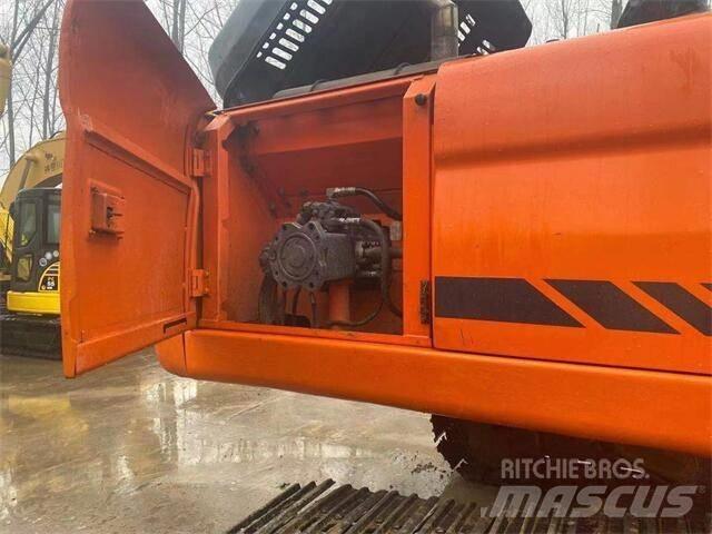 Doosan DX300LC Гусеничні екскаватори