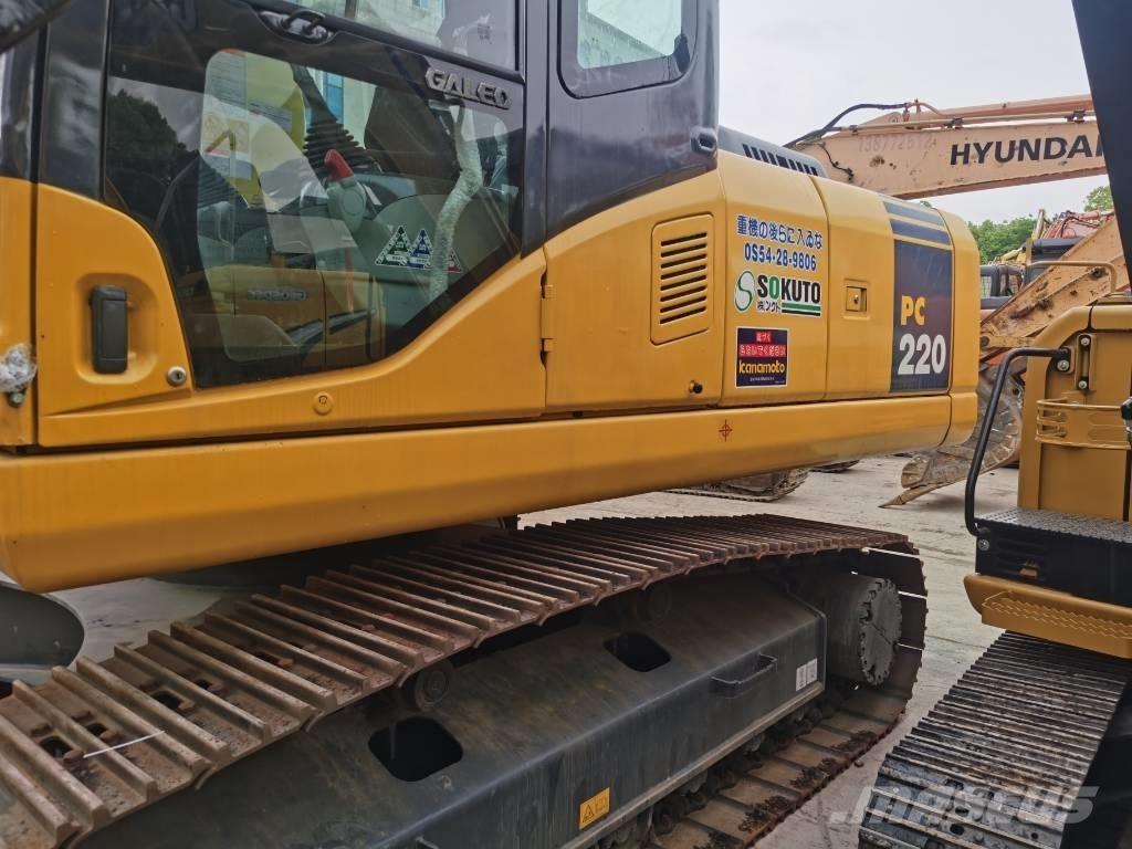 Komatsu PC220-7 Гусеничні екскаватори