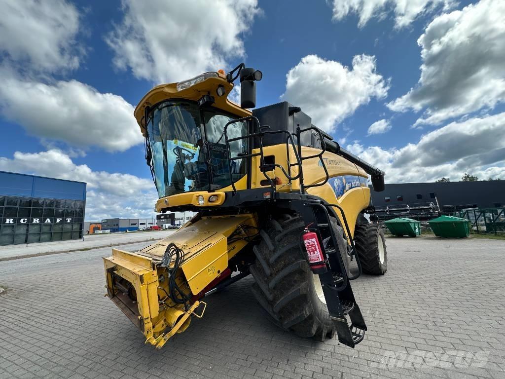 New Holland CX 8080 Зернозбиральні комбайни