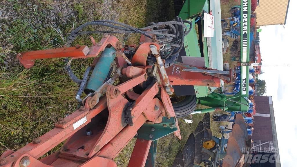 Kverneland EG85 Реверсивні плуги
