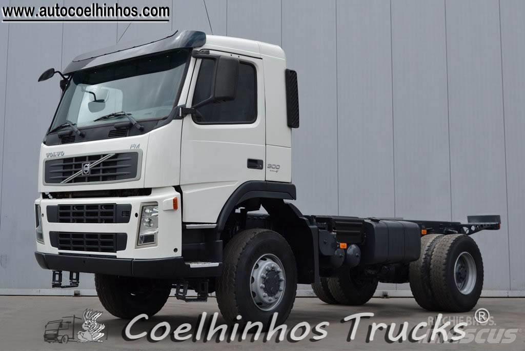 Volvo Fm 300  4x4 Шасі з кабіною