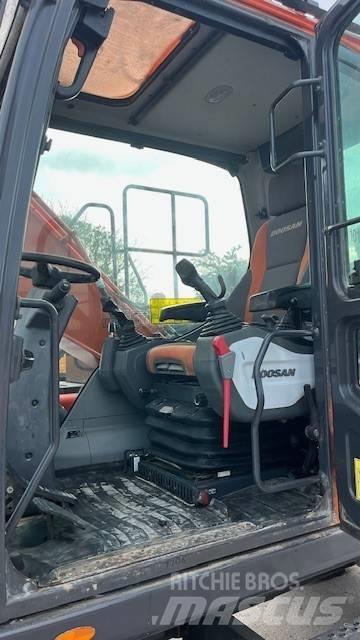 Doosan DX140W-5 Колісні екскаватори