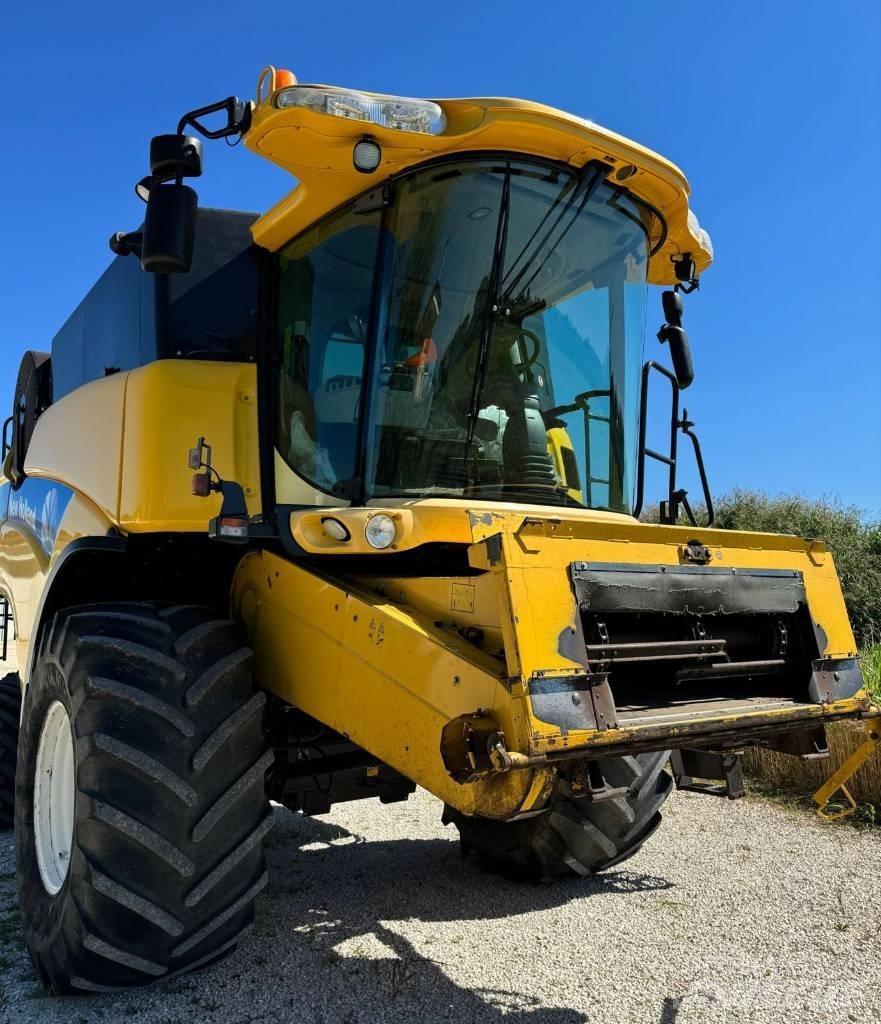 New Holland CX 760 Зернозбиральні комбайни