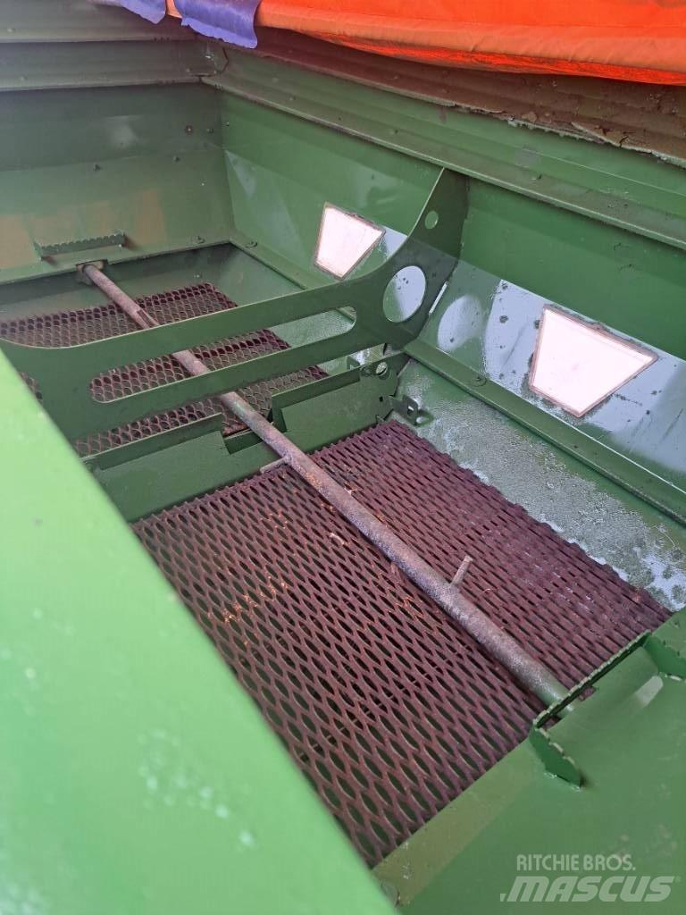 Amazone ZA-M 3000 Розсіювач мінеральних добрив