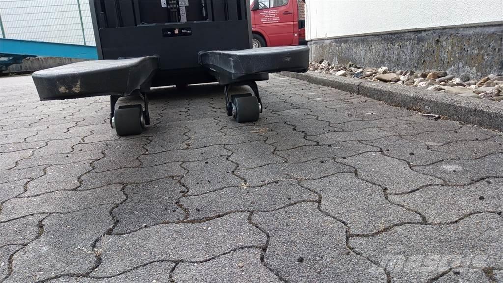 Toyota SWE160L Ручний візок